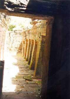 Ta-Phrom, Säulengang