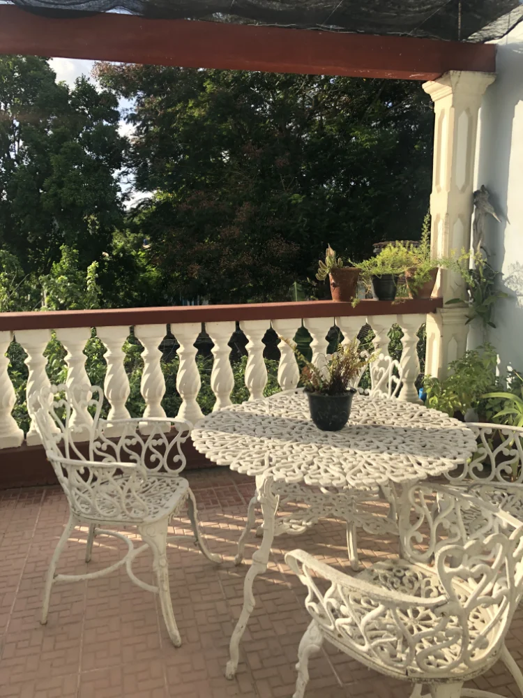 Terrasse mit Garten, Holguín, Kuba