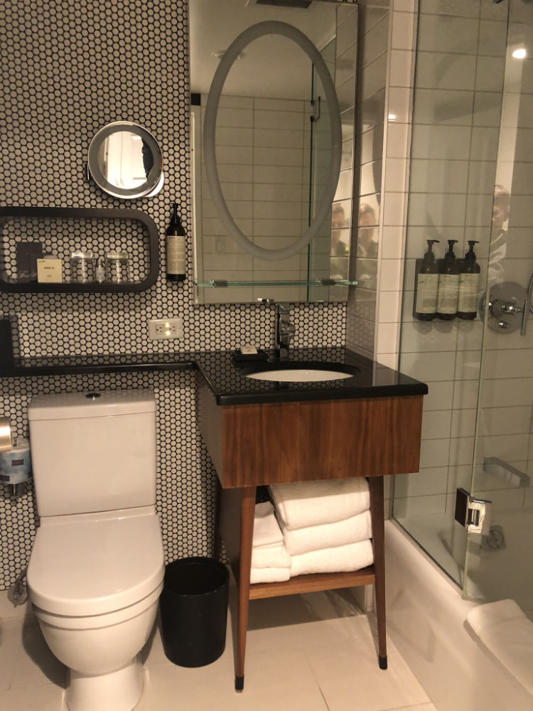 Montreal-Fairmont-Queen-Elisabeth-Hotel-Bad